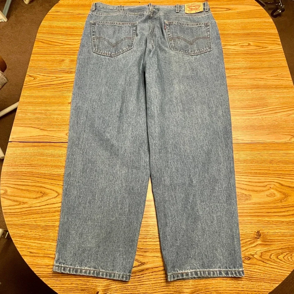Levi's Men's 560 Medium Wash Denim Jeans 42 x 30 S895-916